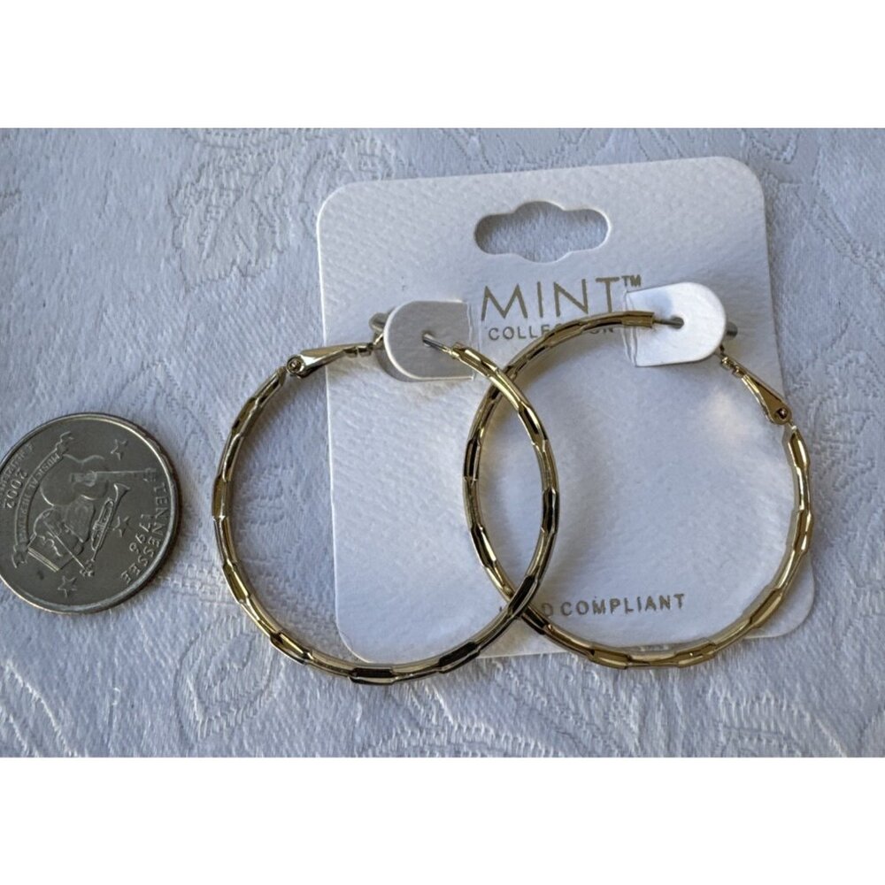 Mint Goldtone Etched Hoop Earrings 1.5" NEW